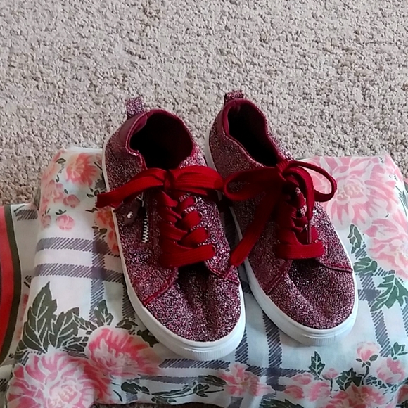 Sneakers - Picture 1 of 2